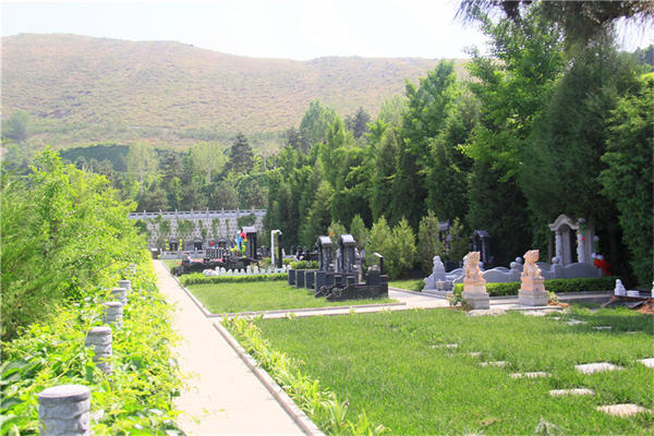 北京昌平九里山公墓二区官方网站有价格信息吗？