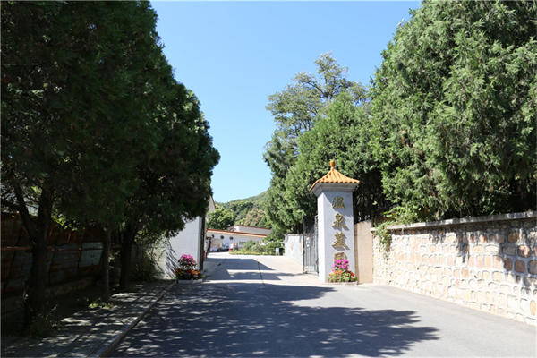 北京周边墓地涿州万佛园经济型墓碑价格是多少？