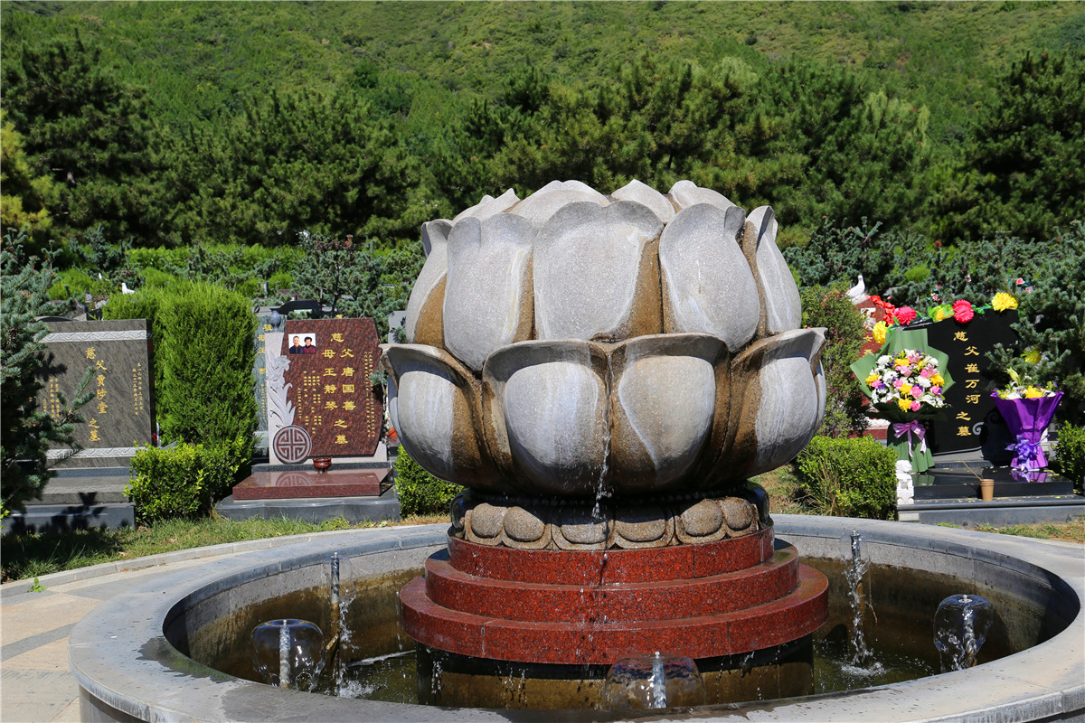 北京八宝山人民公墓续费价格