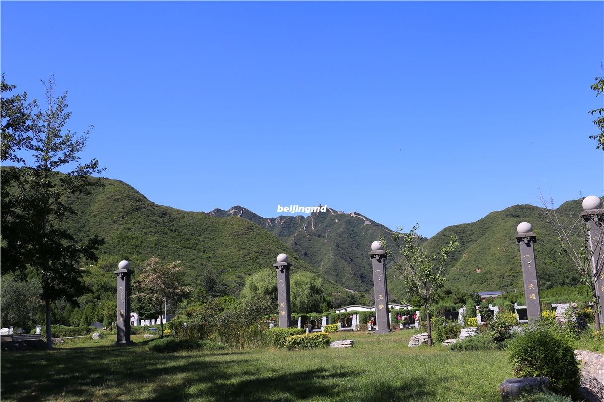 凤凰山陵园VS天寿陵园对比哪个好 凤凰山陵园VS天寿陵园对比哪个好
